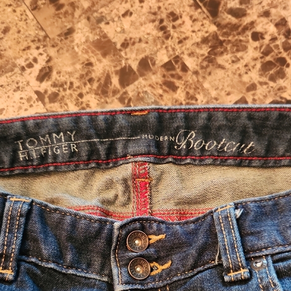 Tommy Hilfiger Women's Modern Bootcut Jeans Size 10S - Picture 2 of 7